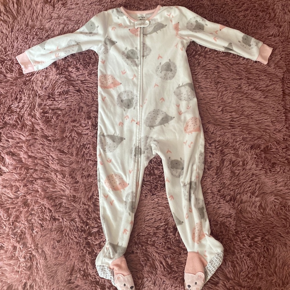 4 size 3T fleece sleepers from Carters.  All in GUC!